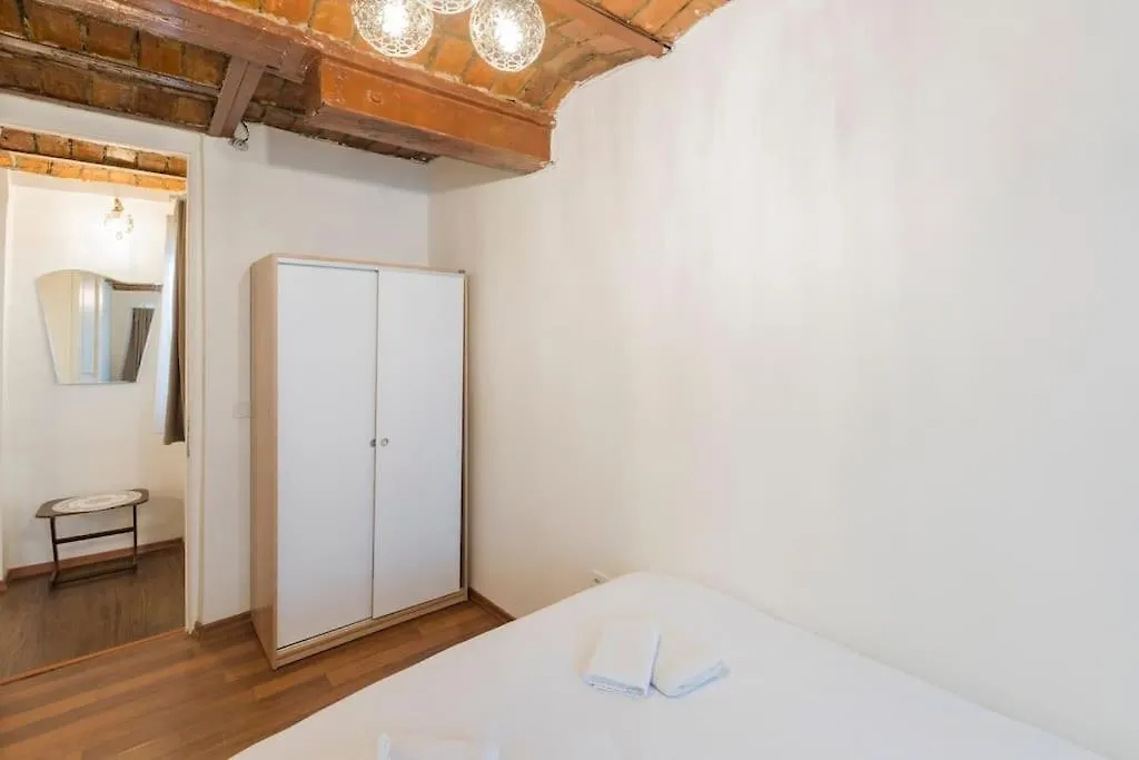 Beautiful 1 Bedroom Apt. W/Ac 400 Meters Taksim Square Istanbul